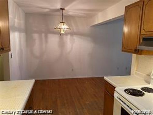 apt-125-25301 5 Mile Rd, Redford, MI, 48239-3745 | Card Image