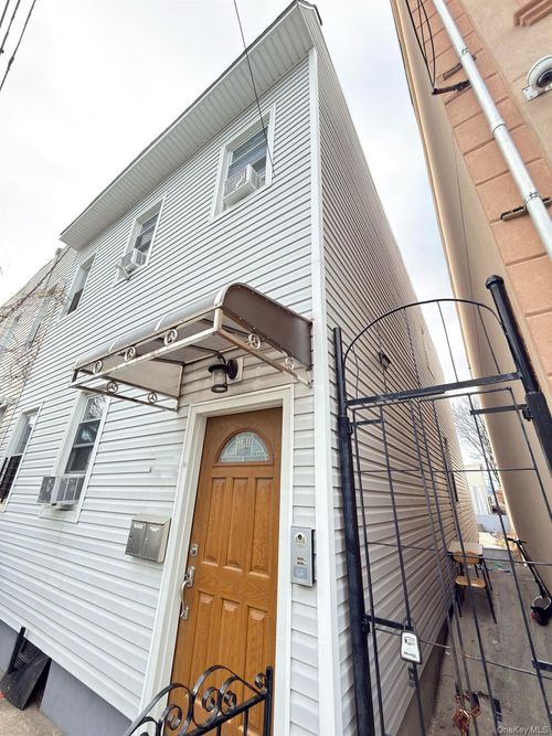 5431 Nurge Ave, Maspeth, NY, 11378-3335 | Card Image