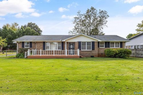 6411 Robinhood Ln Nw, Huntsville, AL, 35806-1965 | Card Image