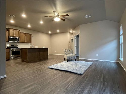 920 Coles Crk, Yukon, OK, 73099-2364 | Card Image