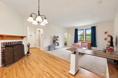 4k-68 E Hartsdale Ave, Hartsdale, NY, 10530-2717 | Card Image