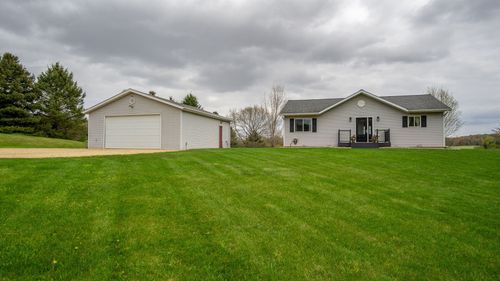 E9714 730th Ave, Elk Mound, WI, 54739-4195 | Card Image