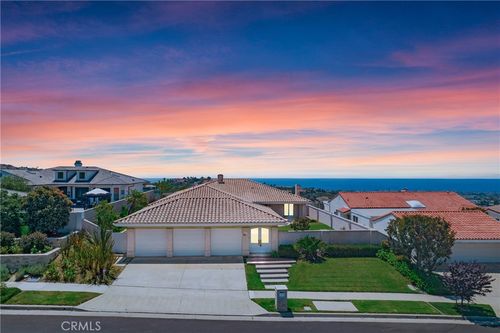 33 Montecito Dr, Corona Del Mar, CA, 92625-1017 | Card Image
