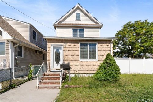 101-19 159th Ave, Howard Beach, NY, 11414-3520 | Card Image