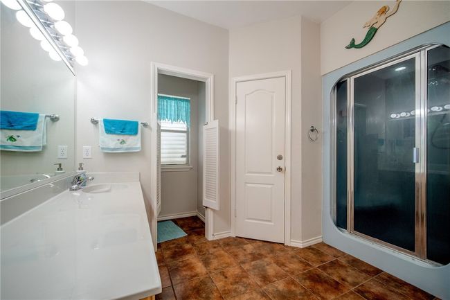 Primary bathroom | Image 9
