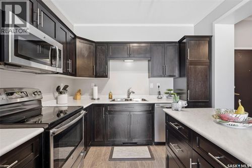 545 Hassard Close, Saskatoon, SK, S7L6V3 | Card Image