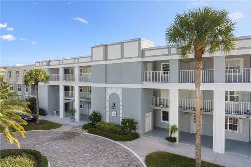 47e-2743 Ocean Dr, Vero Beach, FL, 32963-5701 | Card Image