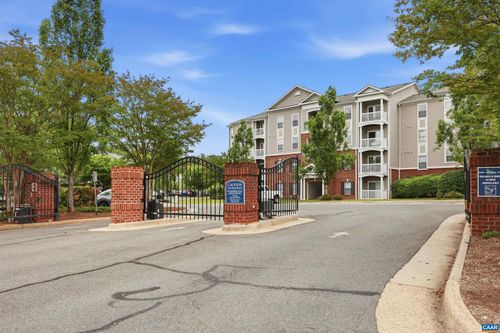 306-122 Yellowstone Dr, CHARLOTTESVILLE, VA, 22903-8110 | Card Image