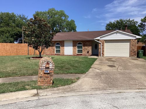 6509 Scarborough Pl, North Richland Hills, TX, 76182-5030 | Card Image