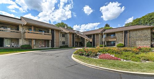 2101 W Good Hope Rd, GLENDALE, WI, 53209-2765 | Card Image