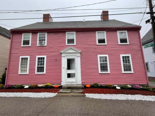 33 Gardner St, Portsmouth, NH, 03801-4675 | Card Image
