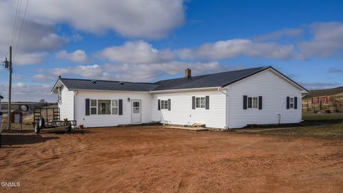 811 E County Rd, Beulah, ND, 58523 | Card Image
