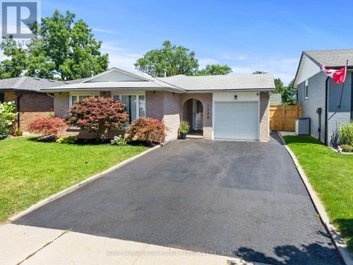 1348 Janina Blvd, Burlington, ON, L7P1K6 | Card Image