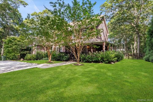 22 W Gate Rd, Wainscott, NY, 11975-2005 | Card Image