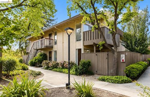 c-51 Massolo Dr, Pleasant Hill, CA, 94523-2410 | Card Image