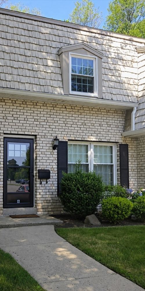 6-6 Corey Colonial, Agawam, MA, 01001-2725 | Card Image