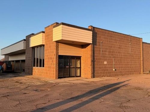 207 E Main St, Pipestone, MN, 56164-1943 | Card Image