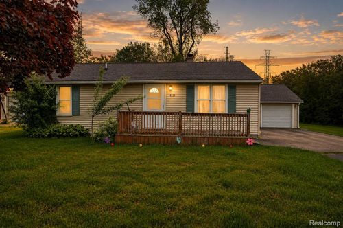 4111 Risedorph St, Burton, MI, 48509-1067 | Card Image