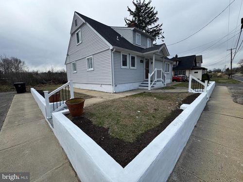 737 Watsontown Rd, BERLIN, NJ, 08009-9027 | Card Image