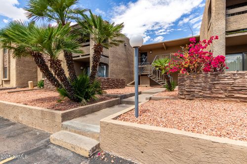234-3825 E Camelback Rd, Phoenix, AZ, 85018-2643 | Card Image