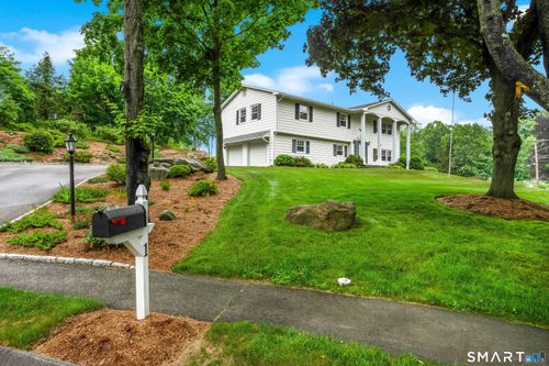 1 Woodchuck Ct W, Norwalk, CT, 06854-3309 | Card Image