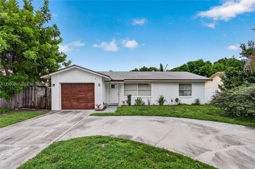 425 Nw 18th Ct, Pompano Beach, FL, 33060-4847 | Card Image