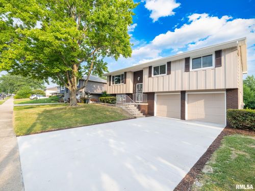 2922 W Larchmont Ln, Peoria, IL, 61615-4002 | Card Image