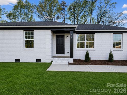 10107 Clairemore Pl, Charlotte, NC, 28216-1916 | Card Image