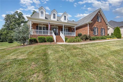 6623 Aspen Forest Ln, Walkertown, NC, 27051-7202 | Card Image