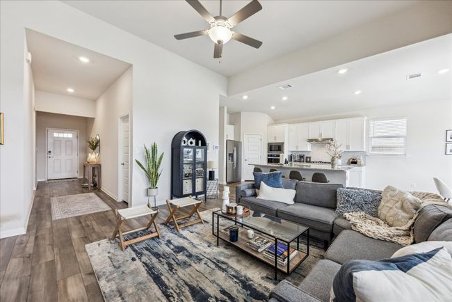 552 Sue Peaks Loop, House other with 4 bedrooms, 3 bathrooms and 2 parking in Dripping Springs TX | Image 6