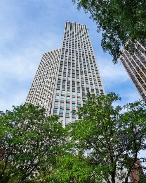 604-2626 N Lakeview Ave, Chicago, IL, 60614-1810 | Card Image