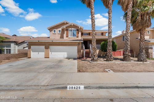 38428 Desert Flower Dr, Palmdale, CA, 93551-4393 | Card Image
