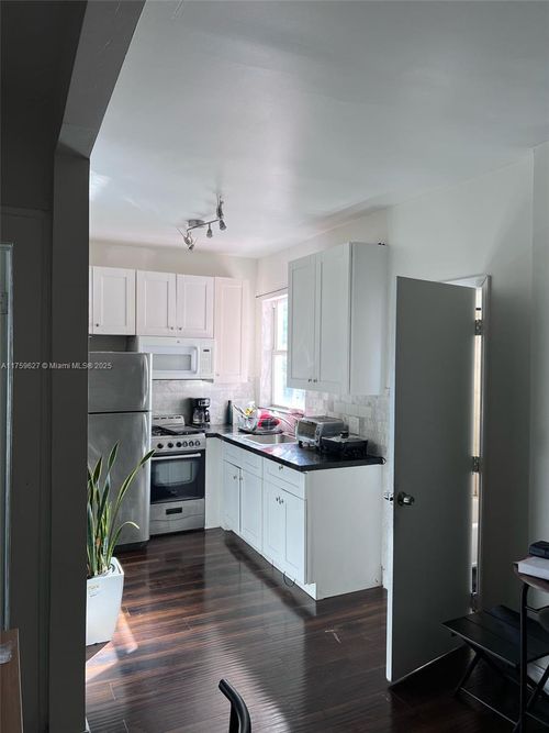 apt-21-642 Michigan Ave, Miami Beach, FL, 33139-6024 | Card Image