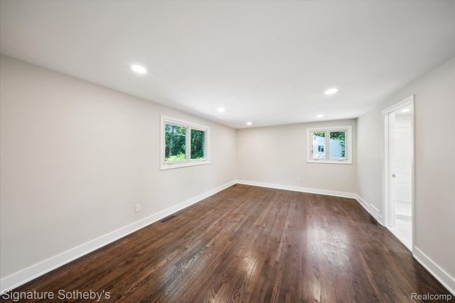 17-2200-Brenthaven-Dr-Bloomfield-Hills-MI-48304-WindowStill-10.jpg | Image 14