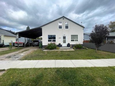 4820 17 Ave, House detached with 4 bedrooms, 2 bathrooms and 4 parking in Edson AB | Image 1