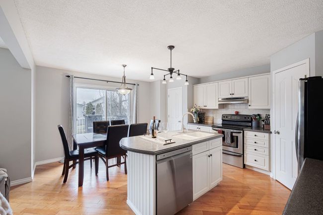 10 Somerglen Crescent Sw, House other with 4 bedrooms, 3 bathrooms and 4 parking in Calgary AB | Image 7