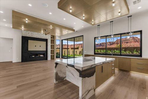 556 W Wild Indigo Way, Ivins, UT, 84738-1307 | Card Image