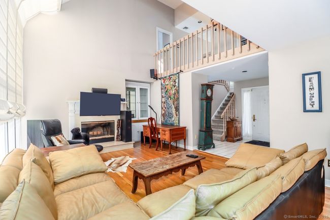 APT-2 - 230 New Canaan Ave, Condo with 3 bedrooms, 3 bathrooms and 3 parking in Norwalk CT | Image 6