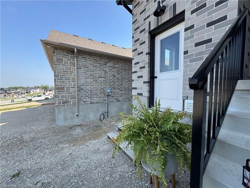 b-115 Pugh St, Milverton, ON, N0K1M0 | Card Image
