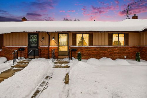 8532 Elkwood Dr Sw, Byron Center, MI, 49315-9723 | Card Image