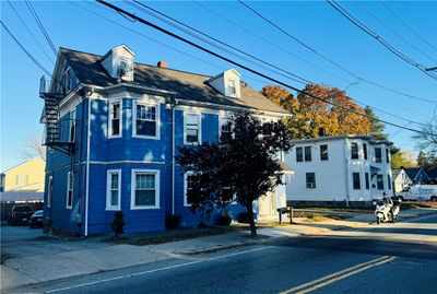 329 Killingly Street, Home with 5 bedrooms, 3 bathrooms and null parking in Providence RI | Image 2