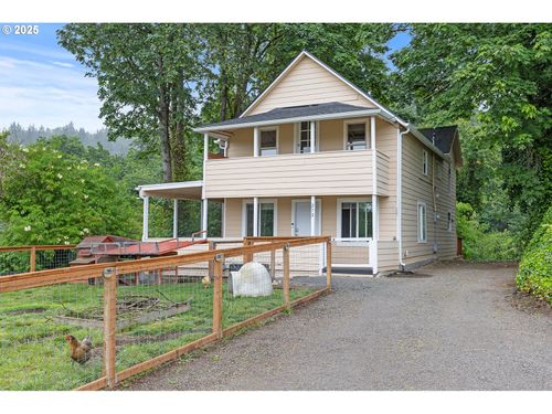 272 Military Rd, Kalama, WA, 98625-8715 | Card Image