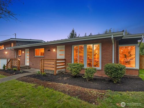 8421 240th St Sw, Edmonds, WA, 98026-9140 | Card Image