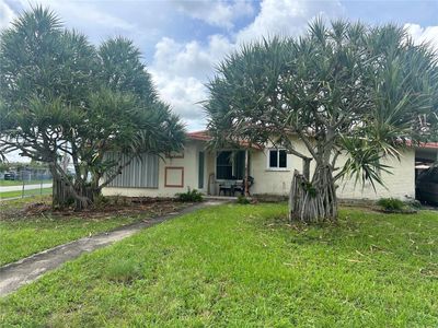 11730 Sw 174th Ter, House other with 2 bedrooms, 1 bathrooms and null parking in Miami FL | Image 1