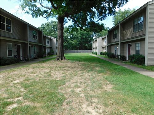 2628 E Kantz Dr, Fayetteville, AR, 72703-3208 | Card Image