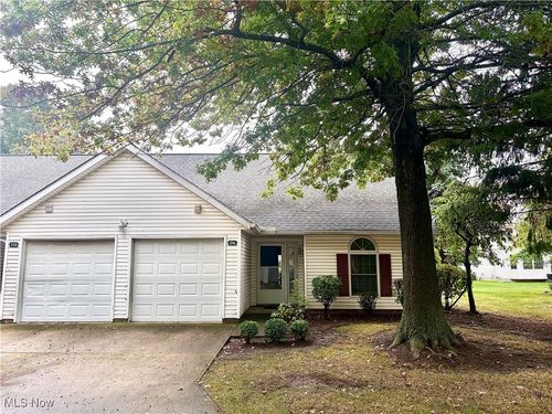 216 Harbor Ridge Ln, Fairport Harbor, OH, 44077-5578 | Card Image