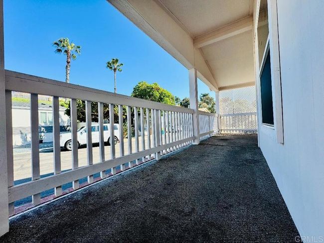 Front porch | Image 29