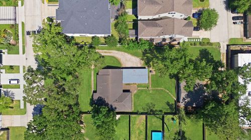 1500 Jacquelyn Dr, Houston, TX, 77055-5004 | Card Image