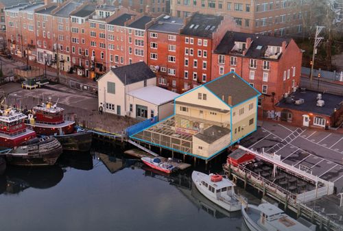 54 Ceres St, Portsmouth, NH, 03801-3706 | Card Image