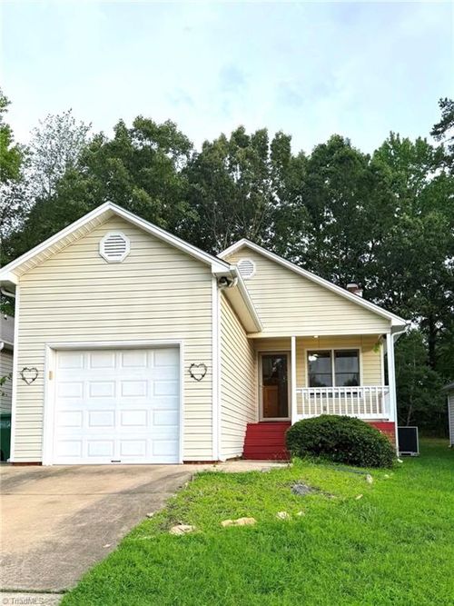 3212 Westbury Dr, Jamestown, NC, 27282-9084 | Card Image